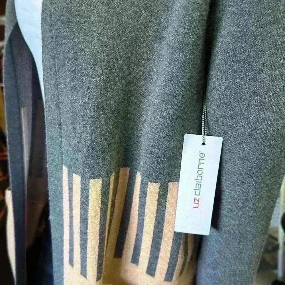 NWT Liz Claibourne women’s long caramel heather cardigan with pockets size M